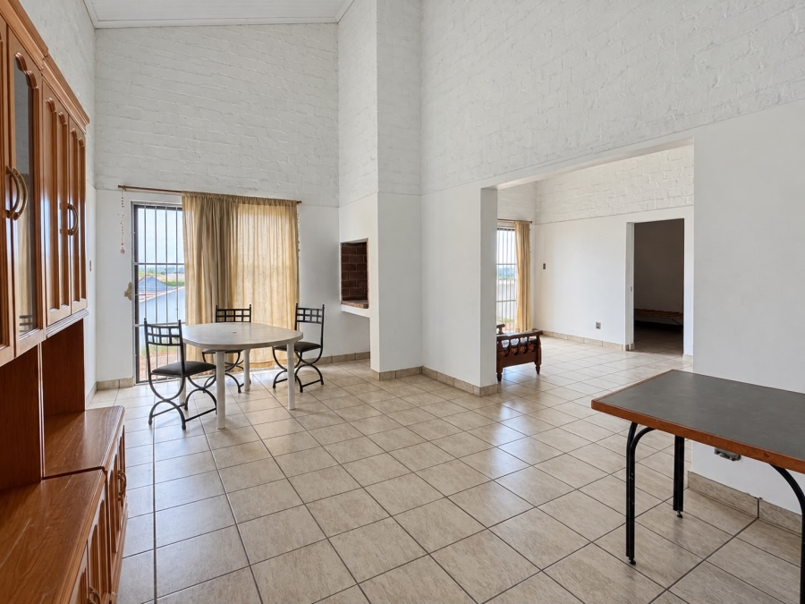 4 Bedroom Property for Sale in Harbour Lights Western Cape